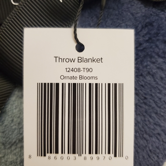 Vera Bradley Ornate Blooms Throw-NWT - Picture 5 of 5